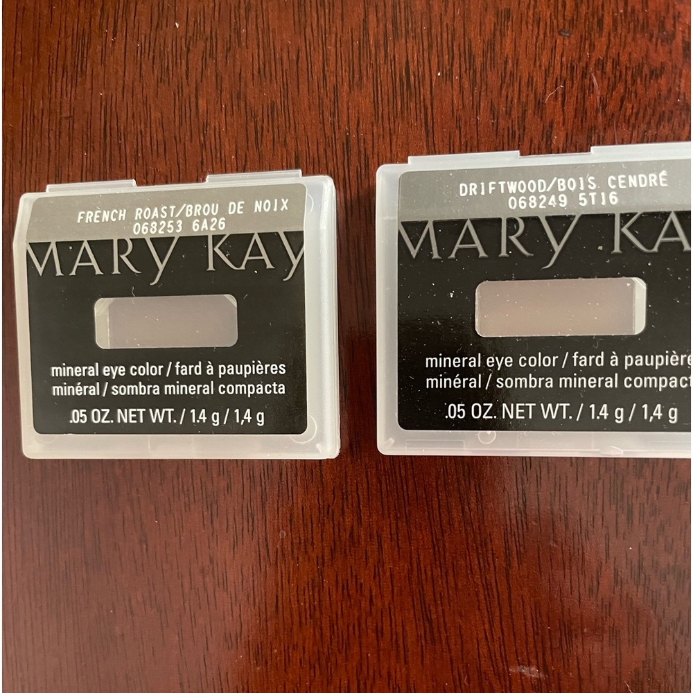 NEW Eye shadows in two hues of brown